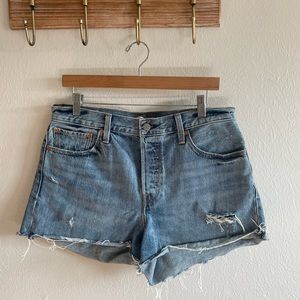 Levi’s Wedgie Shorts. Size 32.